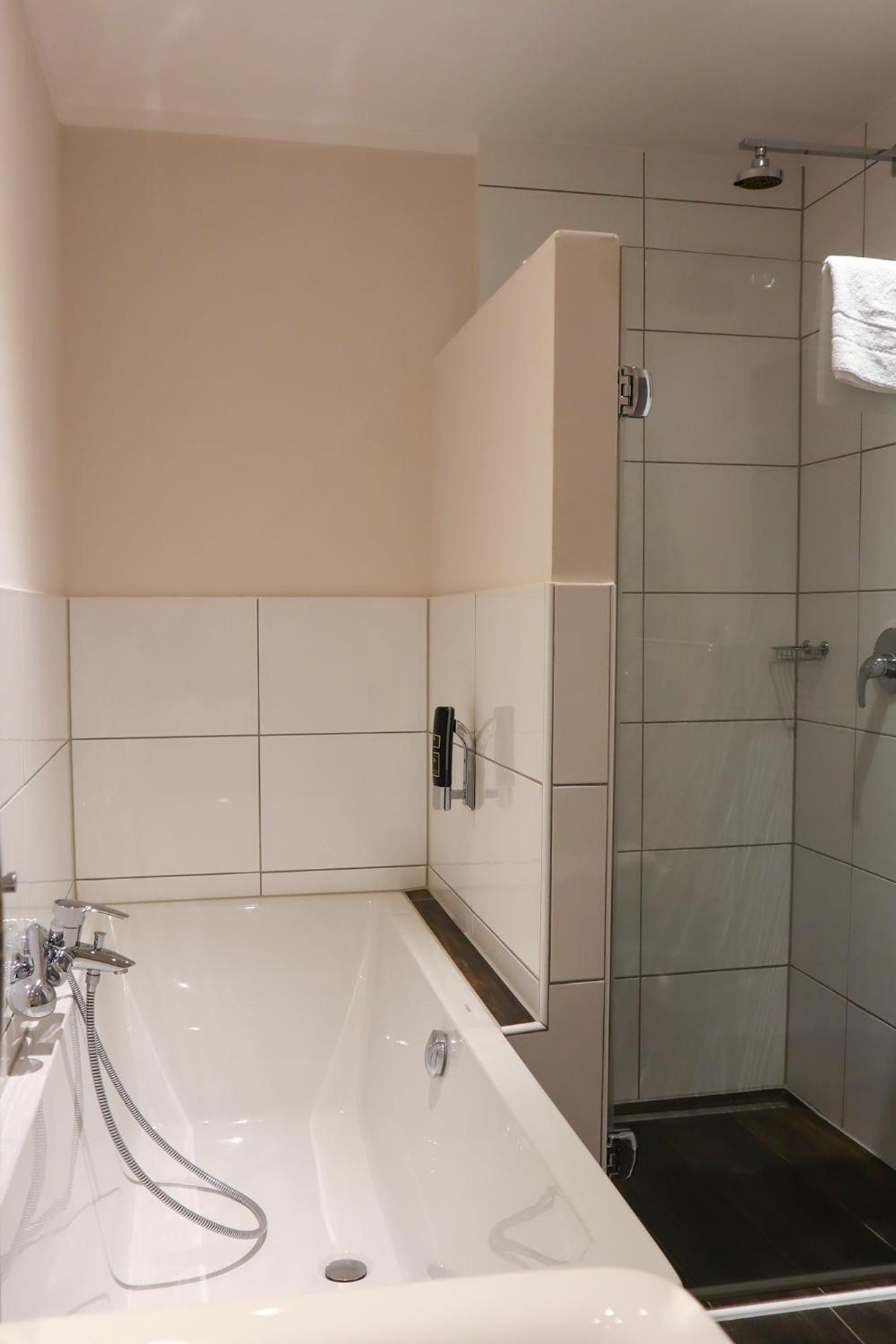 Hotel Gut Moschenhof Дюссельдорф Экстерьер фото
